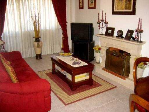 Sala de jantar completa em cerejeira