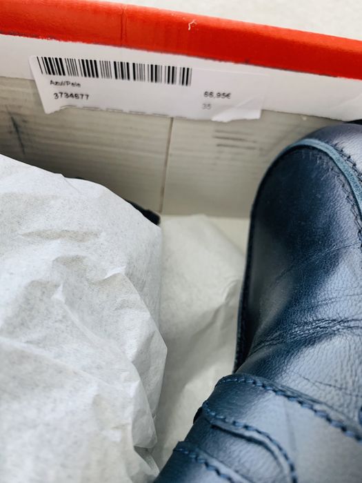 Sapato de pele azul n. 35