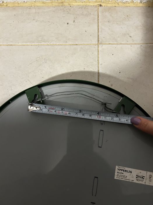 Espelho ikea ypperlig - verde tropa com caixa de pequena arrumação