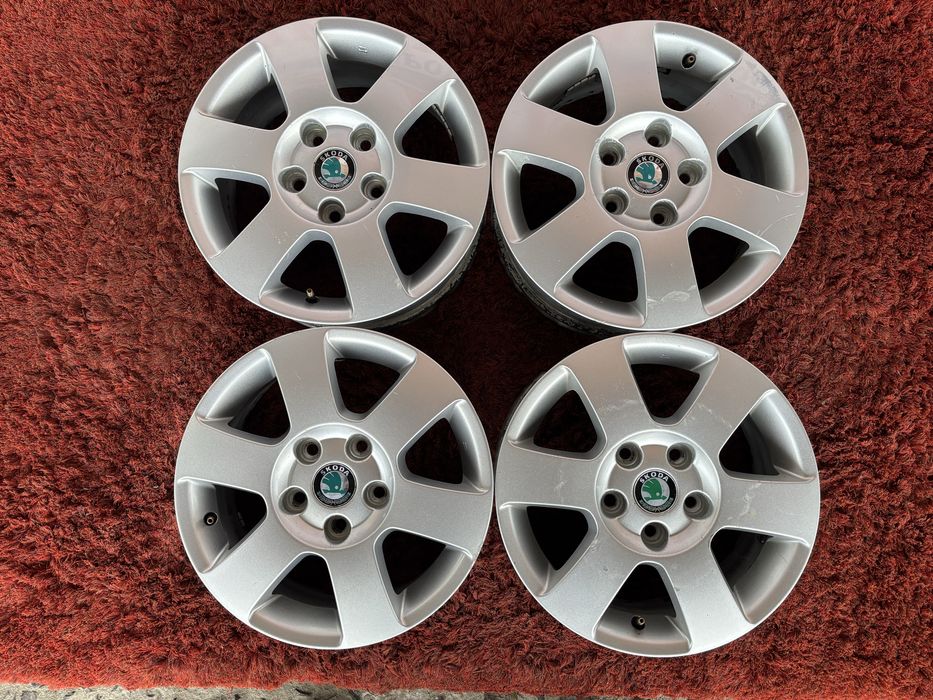 Original Skoda Octavia Volkswagen Golf Passat Seat R15 5x112