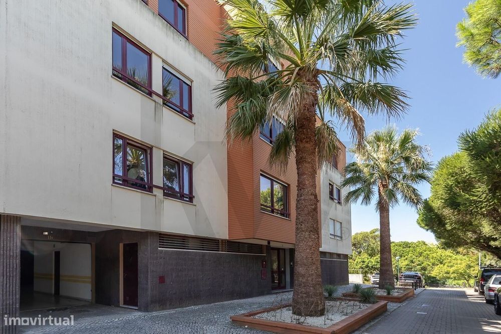 Apartamento T4 |  Parque dos Poetas l Terraço  com 50m2 e Box com  2 l