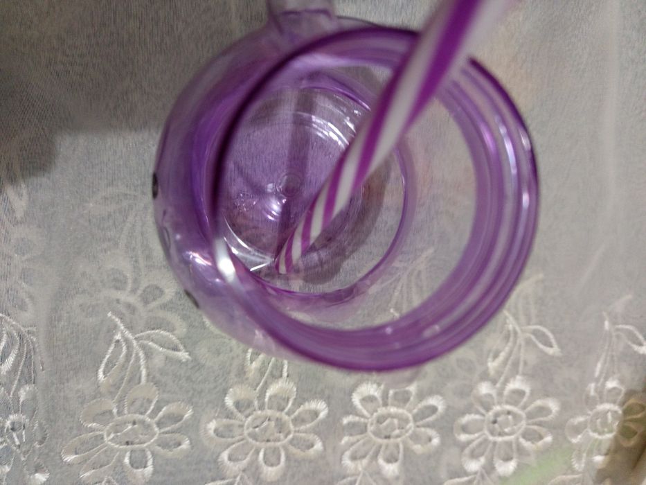 Copo em formato urso roxo.