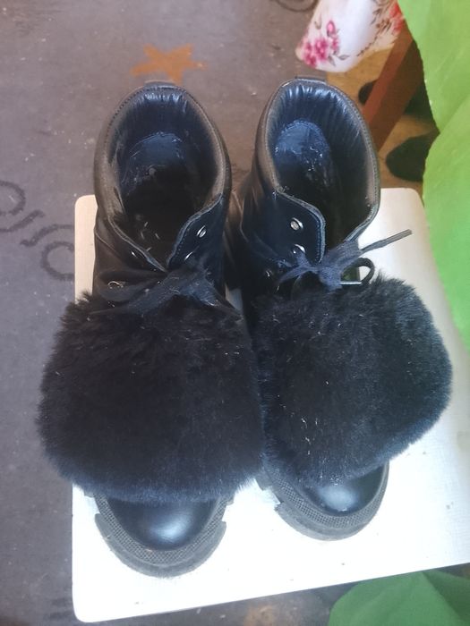 Черевики на шнурках