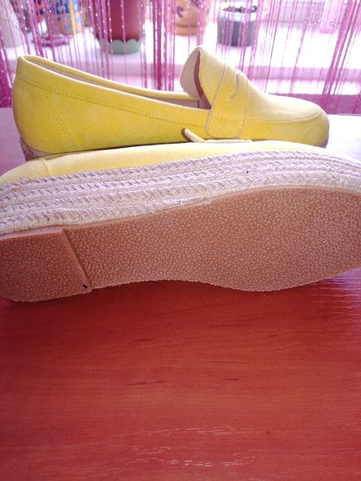 Лофери, еспадрільї, туфлі на плетеній підошві