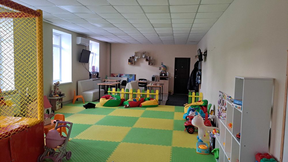 Продається ігровий лабіринт , батут, працююча ігрова кімната. Актуальн