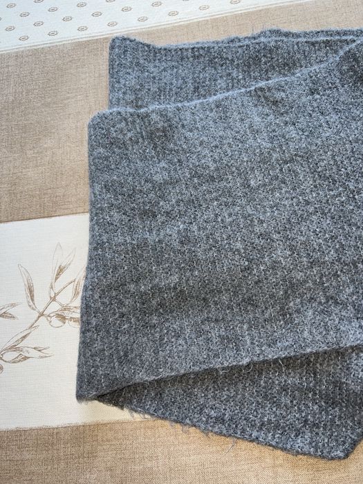 Szalik z wełny nowy bez metki