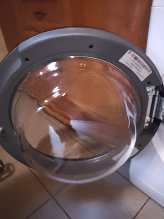 Sprzedam pralkę Whirlpool uszkodzoną 2,5 letnią