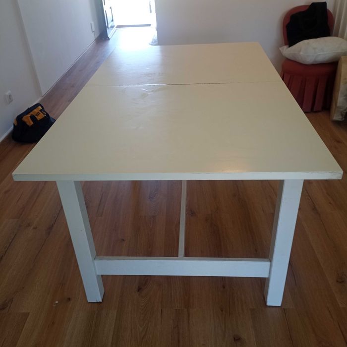 Extendable IKEA Dining Table64738021304835124