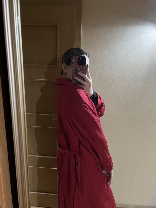 Червоний тренч « DAKS »