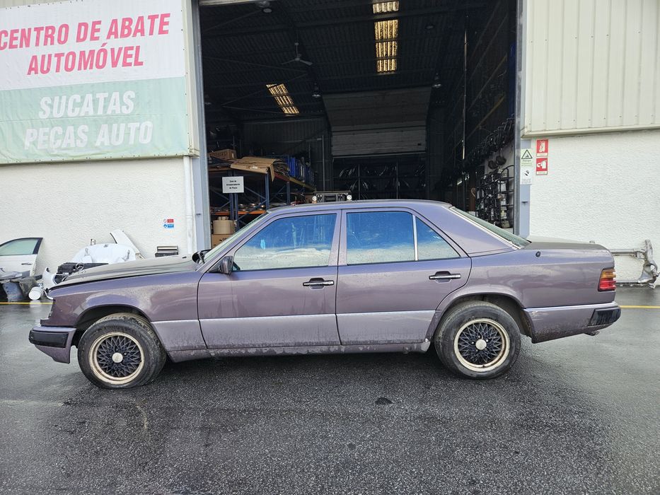 Mercedes-Benz Class E 300D W124 de 1992 para peças