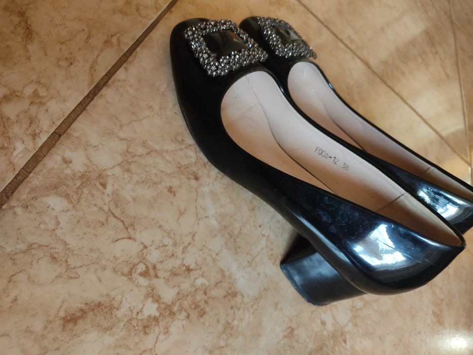 Туфлі, мешти жіночі