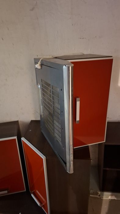 Meble kuchenne wiszące z okapem- Dostępne do soboty