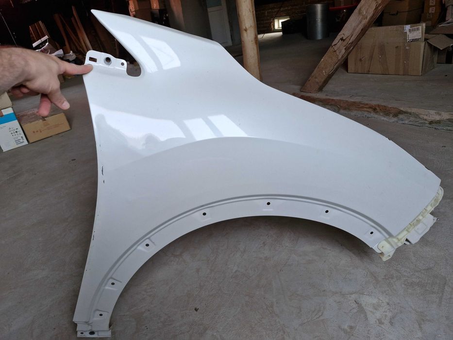 Крило Міцубісі mitsubishi екліпс крос оригінал