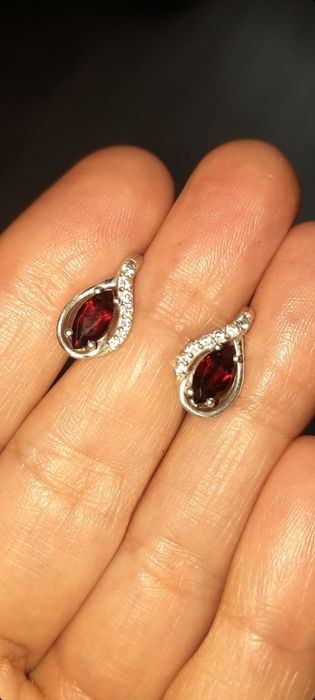 Серебряные серьги.Очень красивые.Срібні сережки .