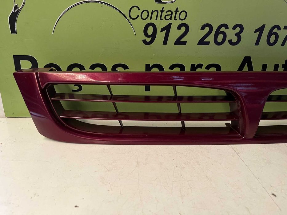 Toyota Carina - Grelha frente - G187