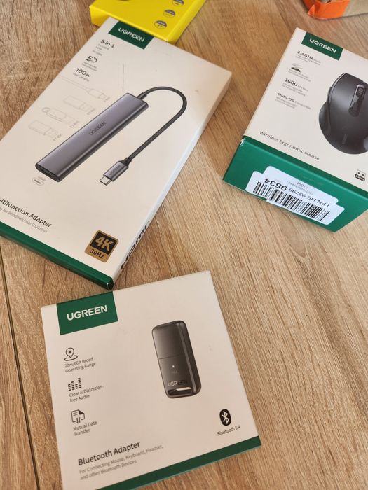Adapter USB C , myszka ,adapter bluetooth UGREEN
