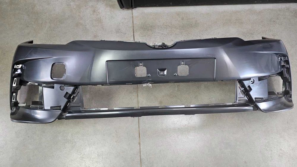 Бампер передний Toyota Corolla Тойота Королла  16-19 (E18 EUR)