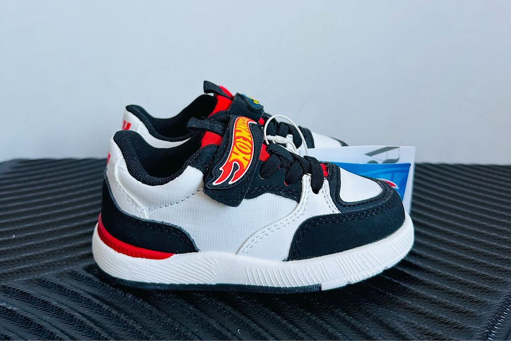 Кросівки Hot Wheels Zara, розмір 21 та 22