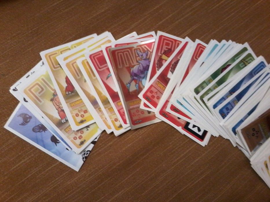 Cromos-Invizimals Sticker Album - Panini (vendo ou troco)