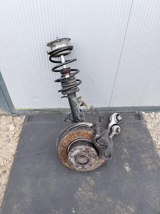 Gira zwrotnica amortyzator prawy BMW 1 E87