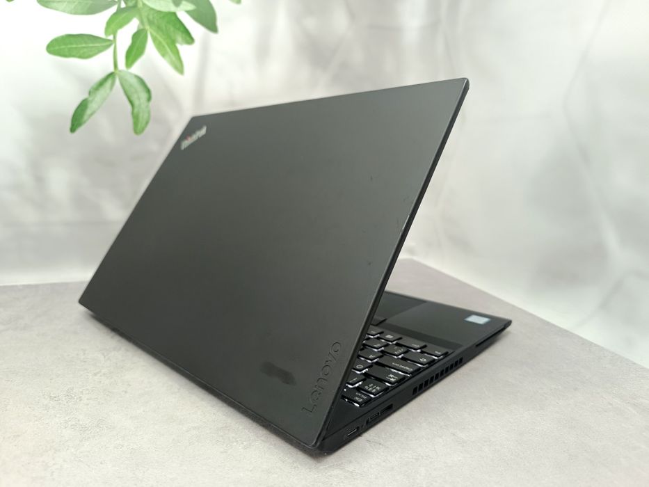 Quadro P500 (2GB)/Lenovo ThinkPad P52s/i7-8550U/16/256/15.6"/IPS