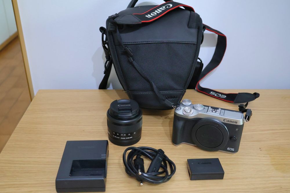 Canon EOS M6 + EFM 15-45mm