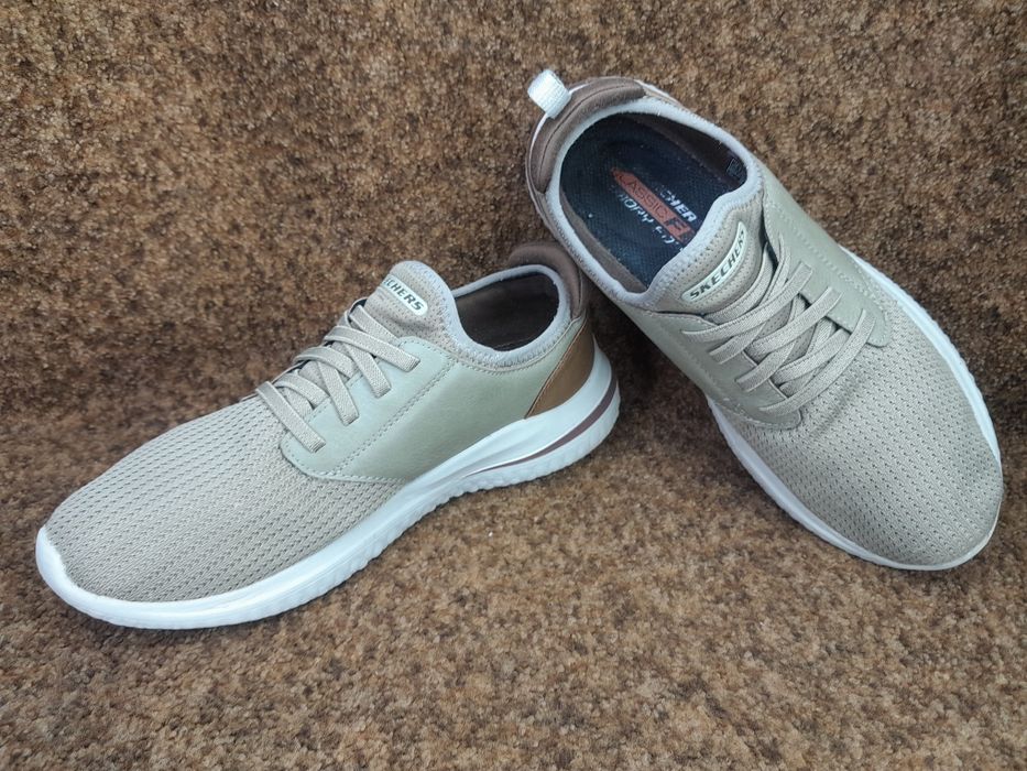 Кросівки оригінал Skechers 42 розмір.