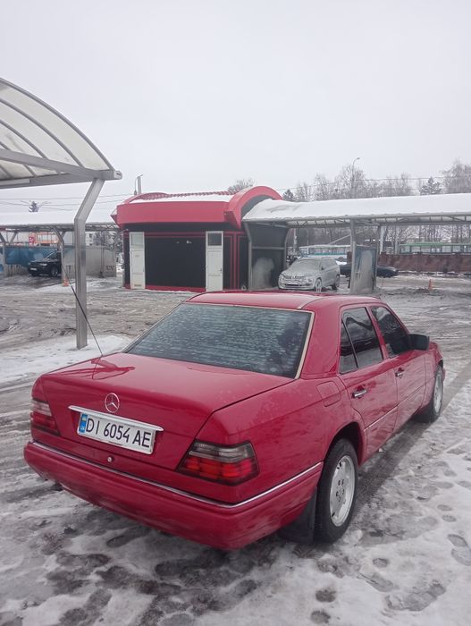 Продаю свій Мерседес 124