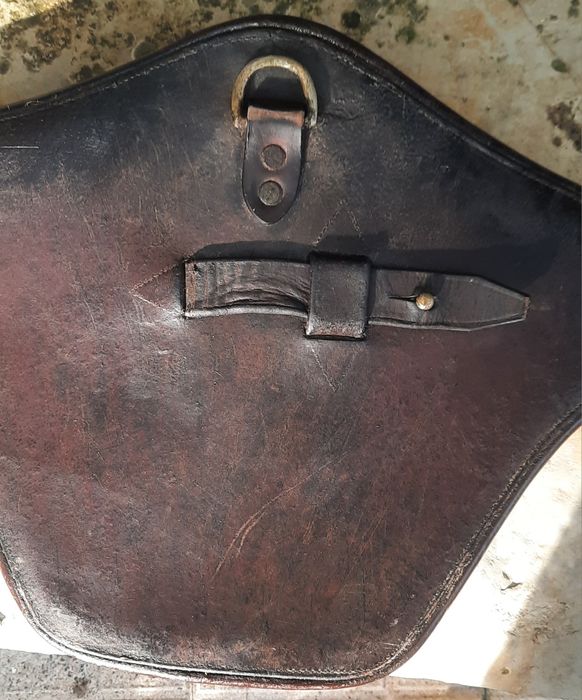 Cilha babete em cabedal