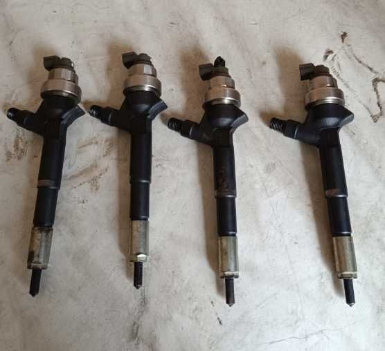 wtryskiwacz opel astra h gtc 2 sztuki