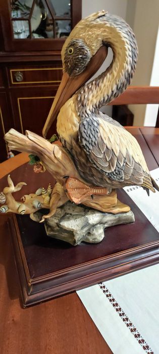 Escultura Pelicano em Porcelana - Edição limitada