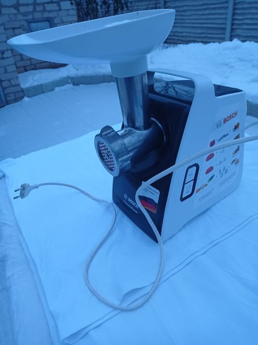 Багатофункціональна електрична мясорубка Bosch