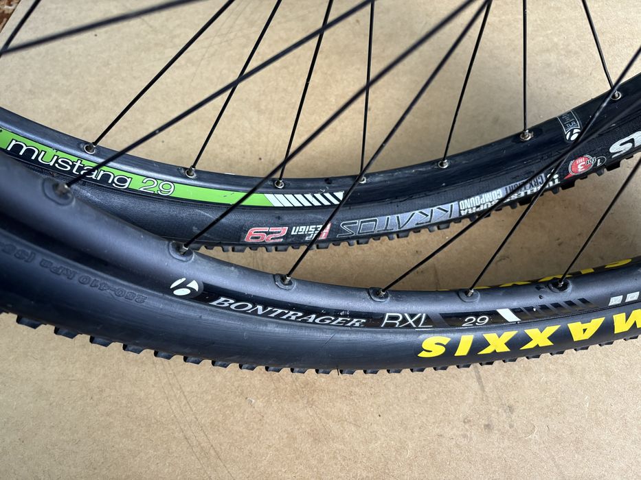 Вілсет 29" Bontrager на осях 142*12, 100*15 мм + ротори і резина.