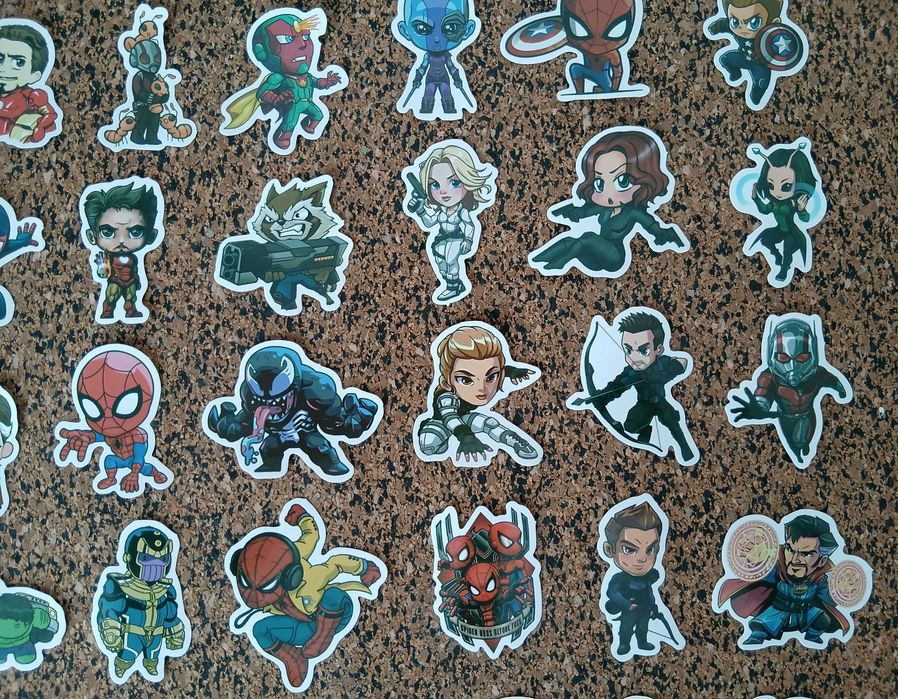 Lote de 50 autocolantes - Super Heróis