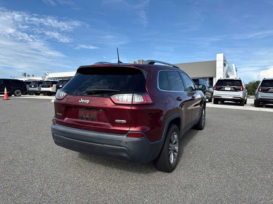 Jeep Cherokee Latitude Plus 4x4      2021