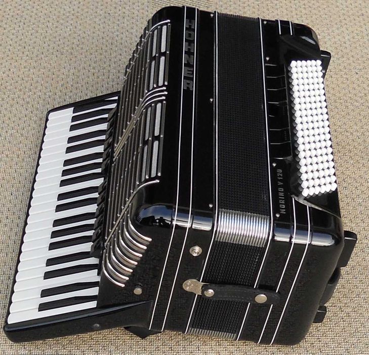 Akordeon HOHNER MORINO V 120 jak nowy, z gwarancją