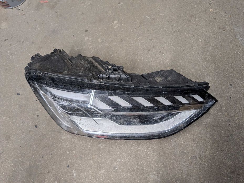 audi a4 b9 lift full led  8w lampa prawa przód