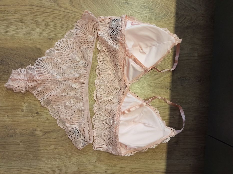 Piękny zestaw bielizny rozmiar Xl/2XL