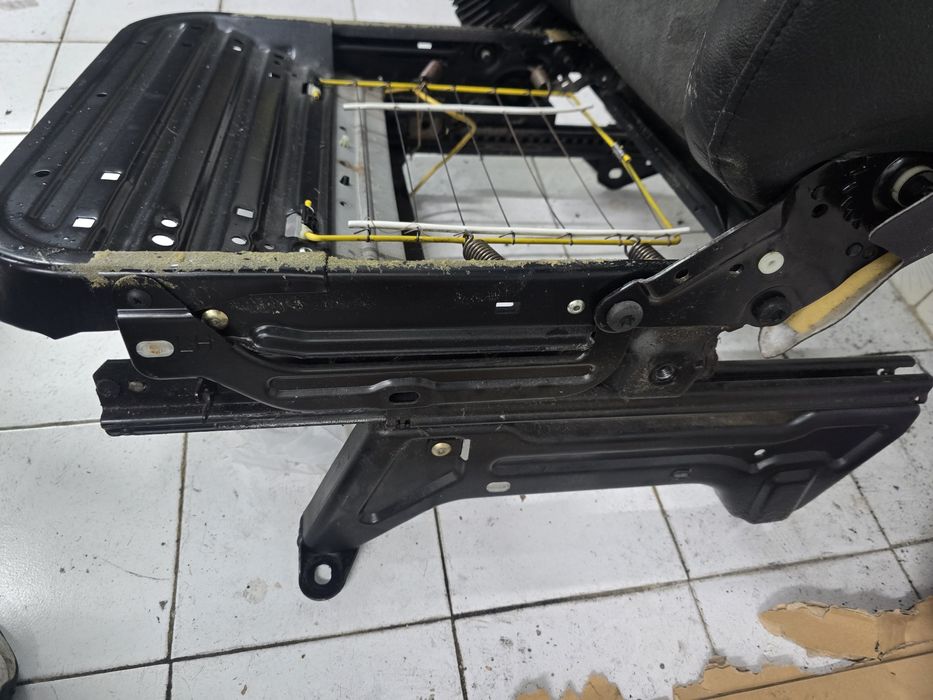 Banco Discovery TD5 cinzento