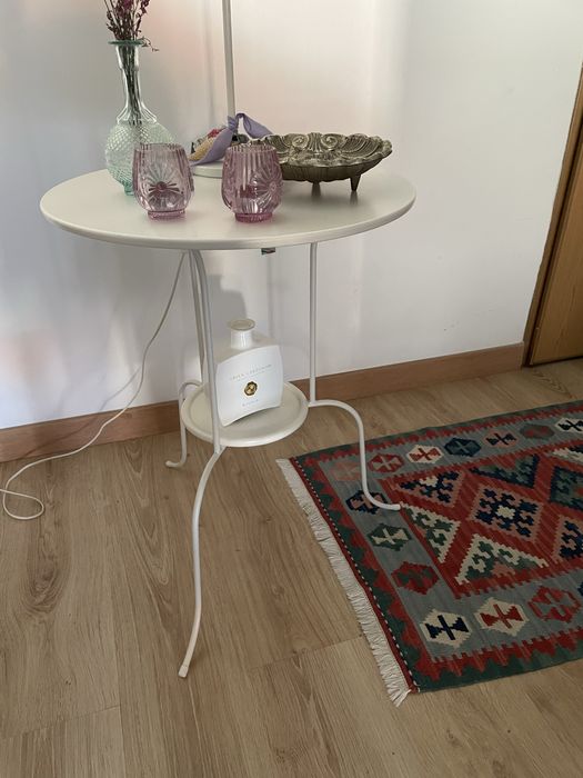 Mesa metalica branca