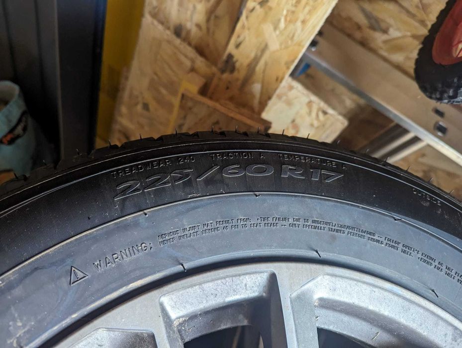 Jantes 17 com pneus Michelin como novos (1 mes de uso)