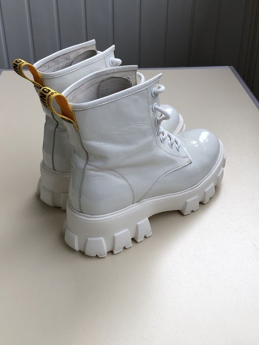 Ботинки женские 38