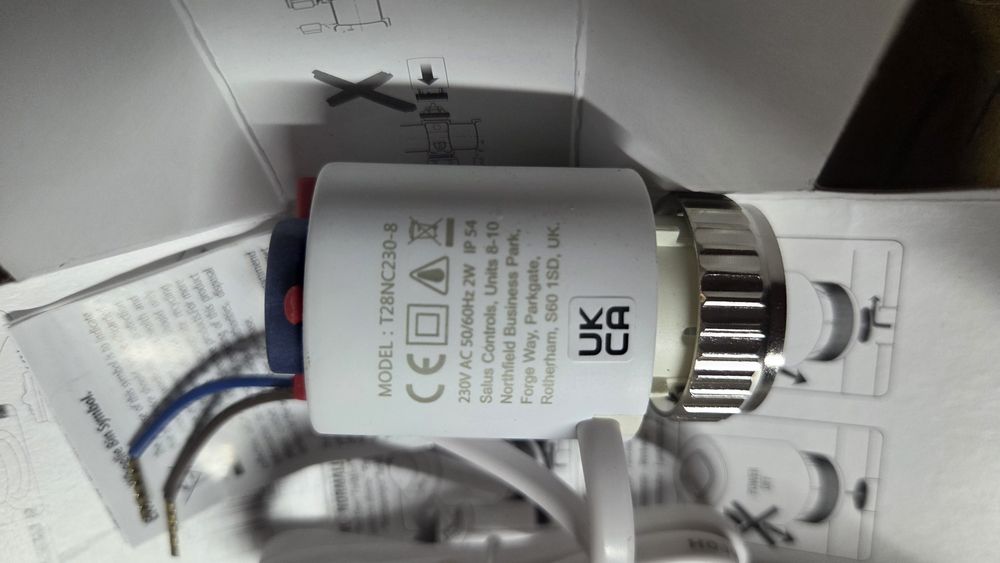 Siłownik zaworu podłogówki salus M28 t28nc230-8