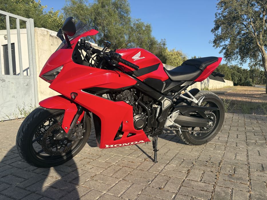 Honda CBR650R 2024 E-clutch