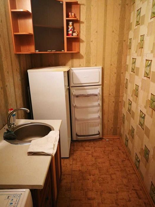 Продам общежитіє на Лесі Українкі.