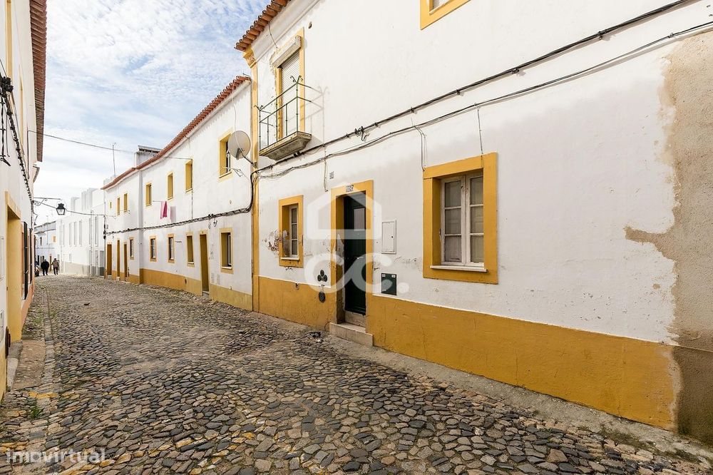 Moradia Familiar T2 de Rés-do-Chão | Centro Histórico de Évora