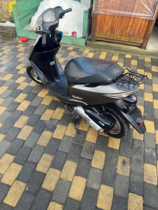 Скутер хонда ямаха сузукі honda yamaxa