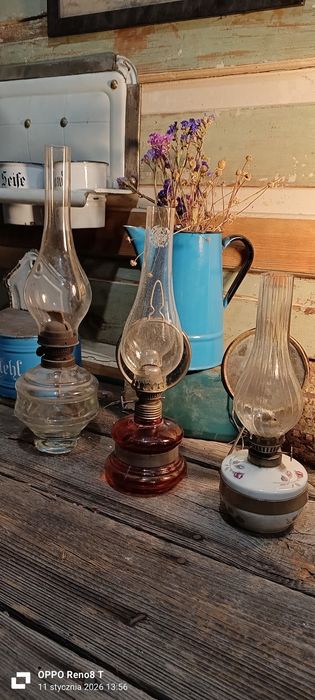 Stara lampa naftowa.