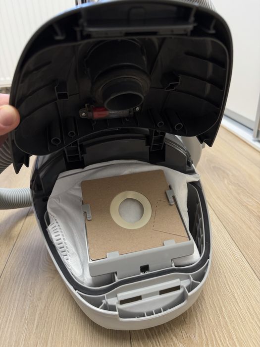 Odkurzacz Amica Surazo 900W workowy + komplet zestaw nowych worków