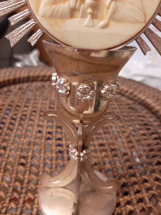Relicário Vintage em fino latão dourado
